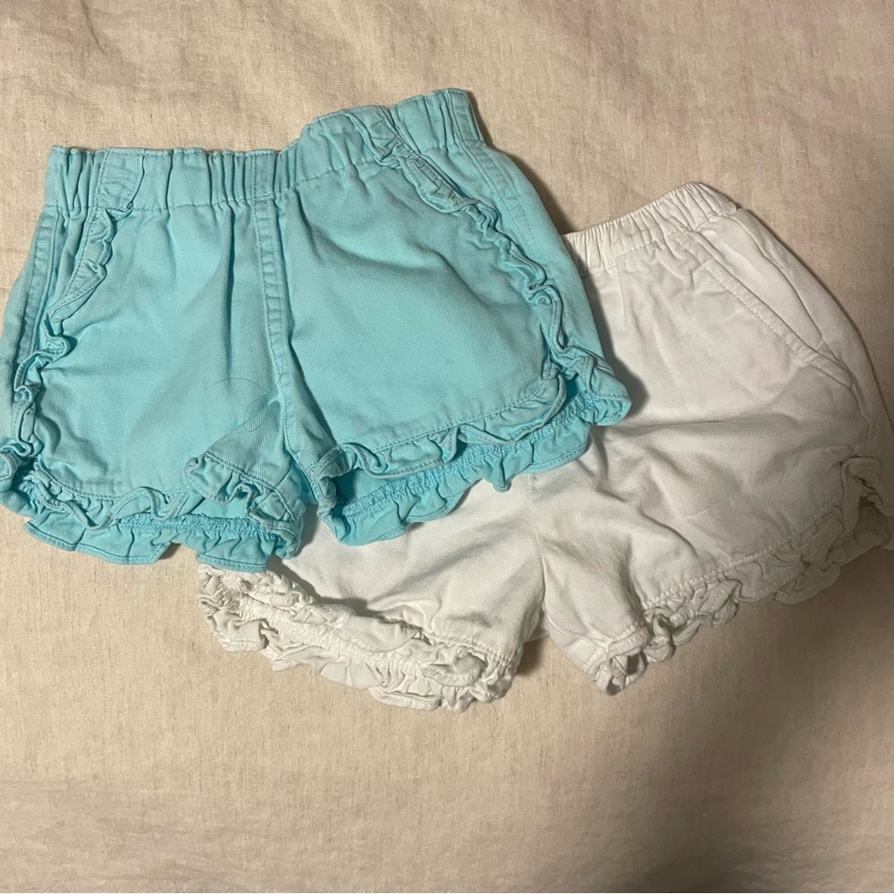 Crewcuts Shorts Aqua Size 5 and White Size 6 Elastic Shorts Bundle
